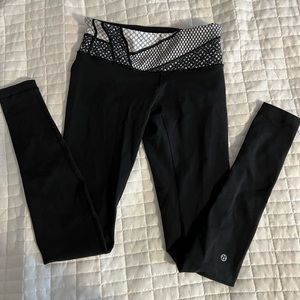 Lululemon size 4 black leggings